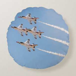 Coussins Ronds Quatre F-16 Thunderbirds volent en formation rappr