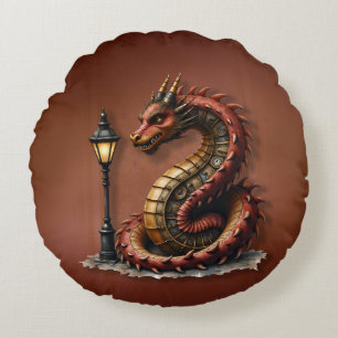 Coussins Ronds Steampunk Dragon à côté d'un lampadaire vintage.