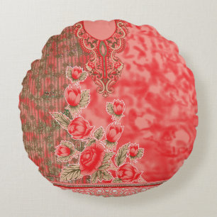 Coussins Ronds une écharpe rouge avec des fleurs dessus