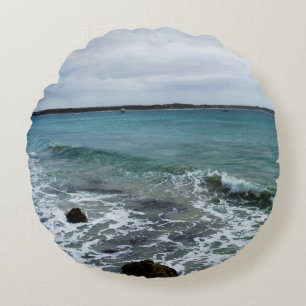 Coussins Ronds Vagues Et Bateaux De Pêche Sur L'Océan,