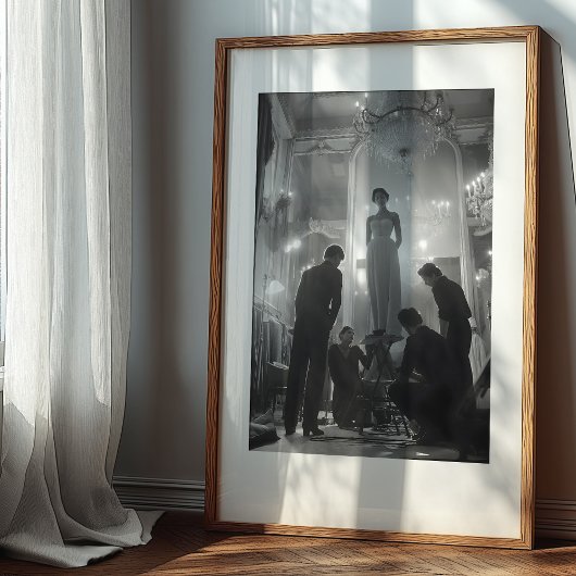 Couture Creatie: Een dramatische Atelier Scene Poster