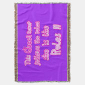 Couverture Cette reine ne suit jamais les règles violettes (devant Vertical)