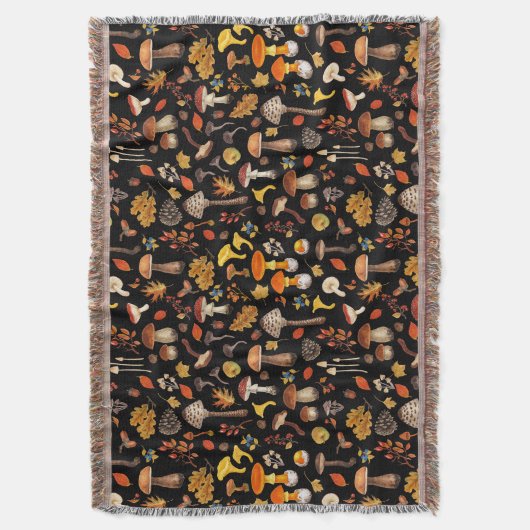 Couverture Champignons sauvages sur le noir (devant Vertical)