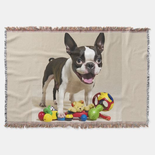 Couverture Chien de Boston Terrier jouant avec des jouets (Devant)