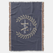 Couverture Classic Taupe Laurels Monogramme + Nom de famille (devant Vertical)