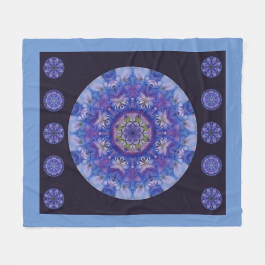 Couverture d'ouatine de mandala de delphinium (Devant (Horizontal))
