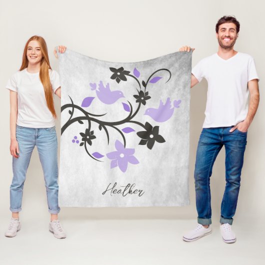 Couverture en polaire de lovebirds violets (En situation)