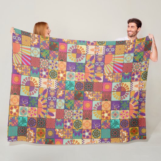 Couverture en polaire les années 70 Patchwork (En situation)
