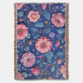 Couverture Fleurs roses sur un motif bleu vibrant (devant Vertical)