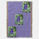 Couverture jetée avec fleurs violettes (devant Vertical)