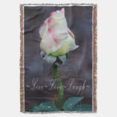 Couverture Jeter la couverture/Rouge et jaune Rose Bud (devant Vertical)