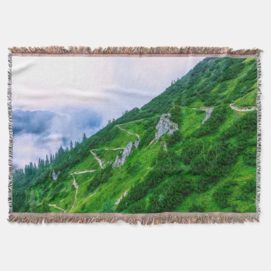 Couverture Le chemin pentu sur la montagne (Devant)