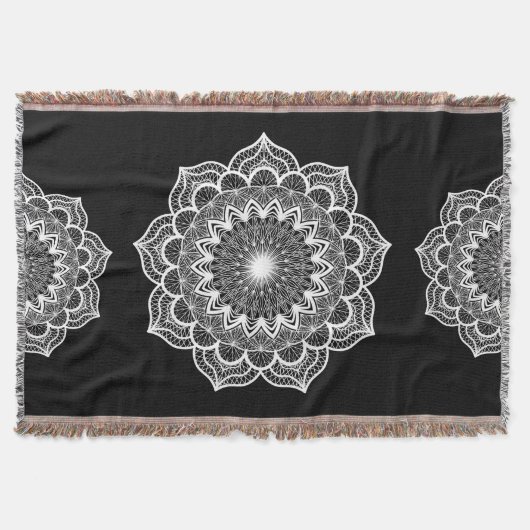 Couverture Mandala blanc sur fond noir (Devant)