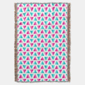 Couverture Motif bleu géométrique de triangles de rose et (devant Vertical)