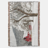 Couverture Neige fraîche sur grange rouge (devant Vertical)