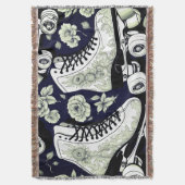 Couverture Patins à rouleaux classiques Fleurs, noir blanc (devant Vertical)