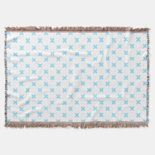 Couverture Points de croix bleu bébé sur fond blanc