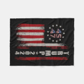 Couverture Polaire 45 47 Trump 2024 - Drapeau américain (Devant (Horizontal))