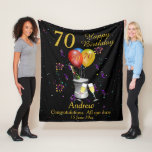 Couverture Polaire 70e Anniversaire Blanche-Toison noire de Champagne<br><div class="desc">Une élégante couverture de 70e anniversaire. Le tout est accompagné d'un arrière - plan noir avec du texte doré, de lunettes de champagne, de ballons et de confettis. Parfait comme cadeau pour célébrer un 70e anniversaire, quelque chose qu'ils peuvent chérir et se débrouiller, peut être customisé en modifiant les titres...</div>