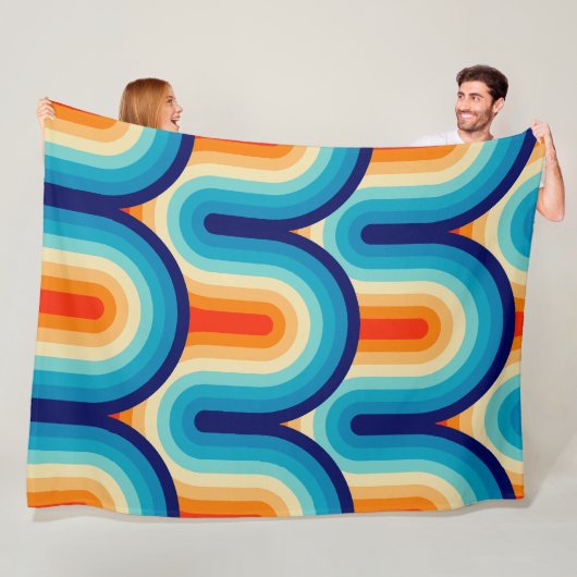 Couverture Polaire 70s Rainbow Curves (En situation)