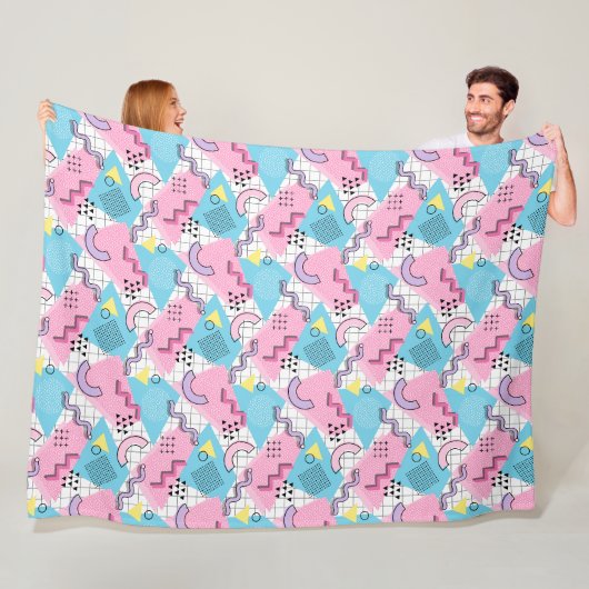 Couverture Polaire 80's Memphis Active Pink Light Blue (En situation)
