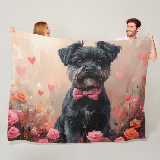 Couverture Polaire Affenpinscher avec des roses - Saint-Valentin (En situation)