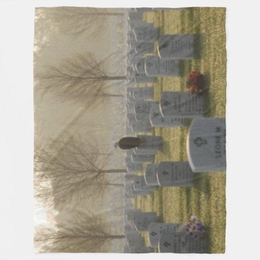 Couverture Polaire AIGLE au CEMETARY MILITAIRE (Devant)