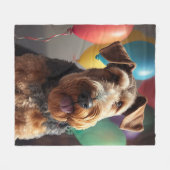 Couverture Polaire Airedale chien avec gâteau et ballons (Devant (Horizontal))