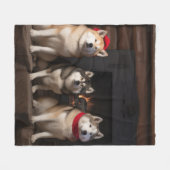 Couverture Polaire Akita par le Noël de la cheminée (Devant (Horizontal))