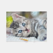 Couverture Polaire Animaux de bébés cutest | Kitten aux yeux bleus (Devant (Horizontal))