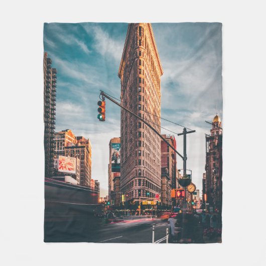 COUVERTURE POLAIRE ARCHITECTURAL PHOTOGRAPHY OF BROWN BUILDING (Devant)