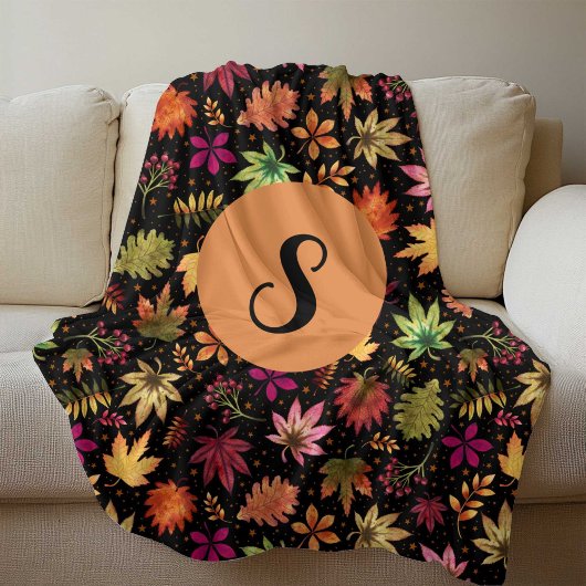 Couverture Polaire Automne Feuilles Motif sur noir avec Monogramme