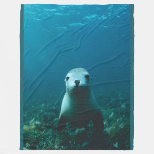 COUVERTURE POLAIRE BABY SEAL FLEECE BLANKET (Devant)