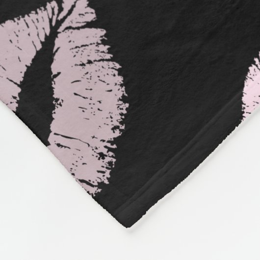 Couverture Polaire Baisers de noir et de rose (Coin)
