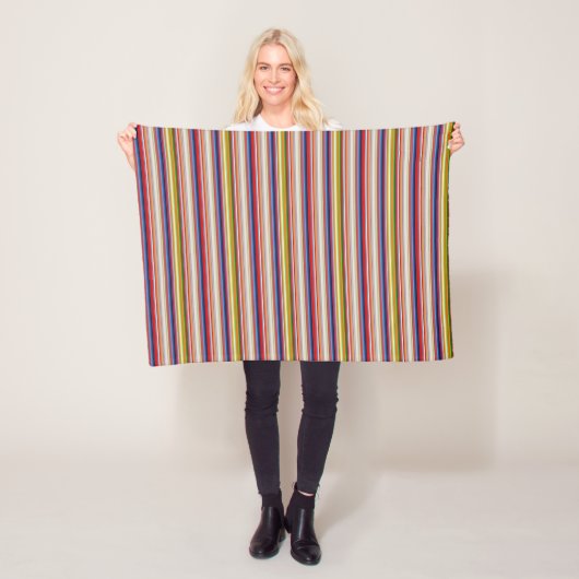 Couverture Polaire Bandes chaudes et colorées (En situation)