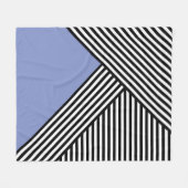 Couverture Polaire Bandes noires et blanches avec triangle bleu (Devant (Horizontal))