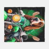 Couverture Polaire Basset Hound Chien conduisant vélo St. Patrick's D (Devant (Horizontal))
