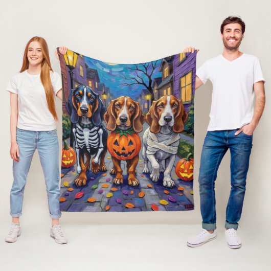 Couverture Polaire Basset Hound Dogs Trick-or-Treating en Halloween (En situation)