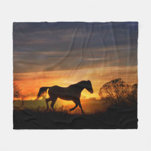 Couverture Polaire Beau cheval Trotting au lever du soleil