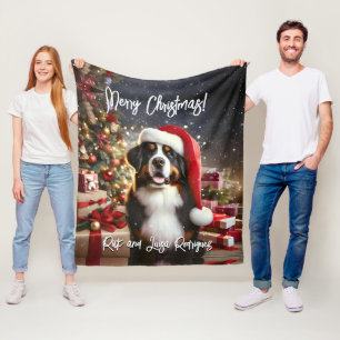 Couverture Polaire Beau chien de montagne bernois avec chapeau de San