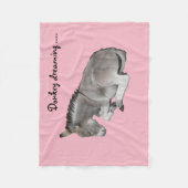 Couverture Polaire Bébé mignon poulain sur rose (Devant)