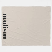 Couverture Polaire Beige Noir Moderne Monogramme Nom personnalisé (Devant (Horizontal))