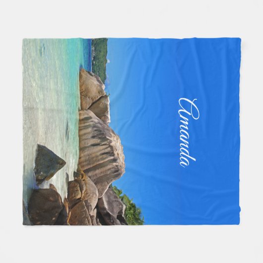 Couverture Polaire Belle mer tropicale avec une plage rocheuse (Devant (Horizontal))