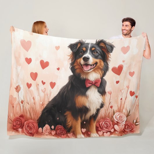 Couverture Polaire Berger Australien avec des roses - Saint-Valentin  (En situation)