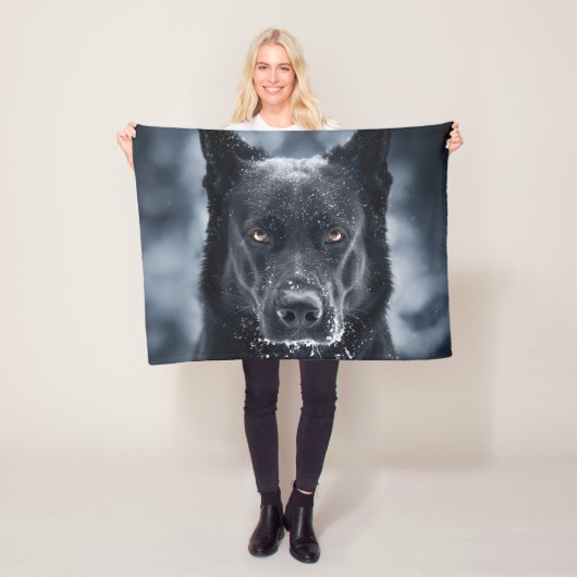 Couverture Polaire Black German Shepherd (En situation)