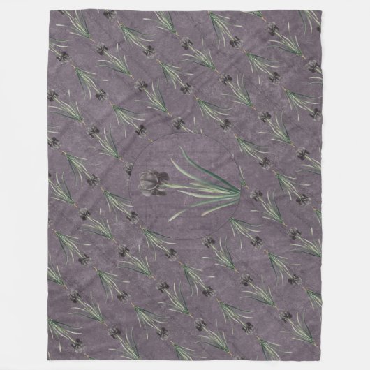 Couverture Polaire Black Iris on an antique tapestry (Devant)