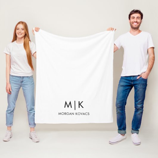 Couverture Polaire Blanc et noir | Monogramme moderne (En situation)