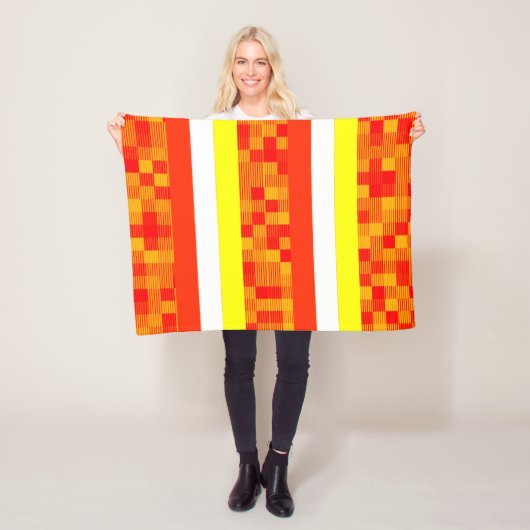 Couverture Polaire Blanche rouge orange jaune (En situation)