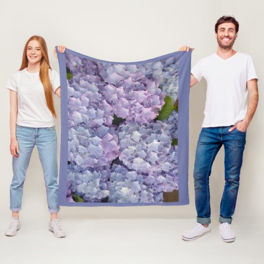Couverture polaire bleu clair et rose Hydrangea (En situation)