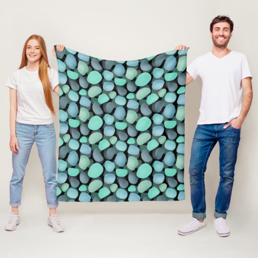 Couverture Polaire Blue and green sea pebbles (En situation)